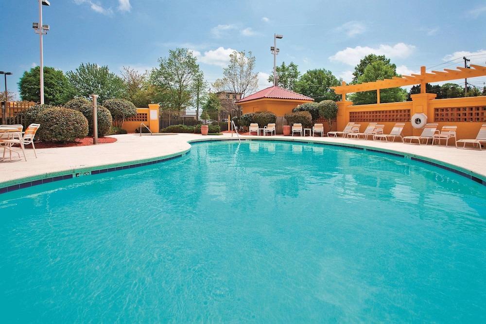 La Quinta By Wyndham Winston-Salem Hotel Exterior photo