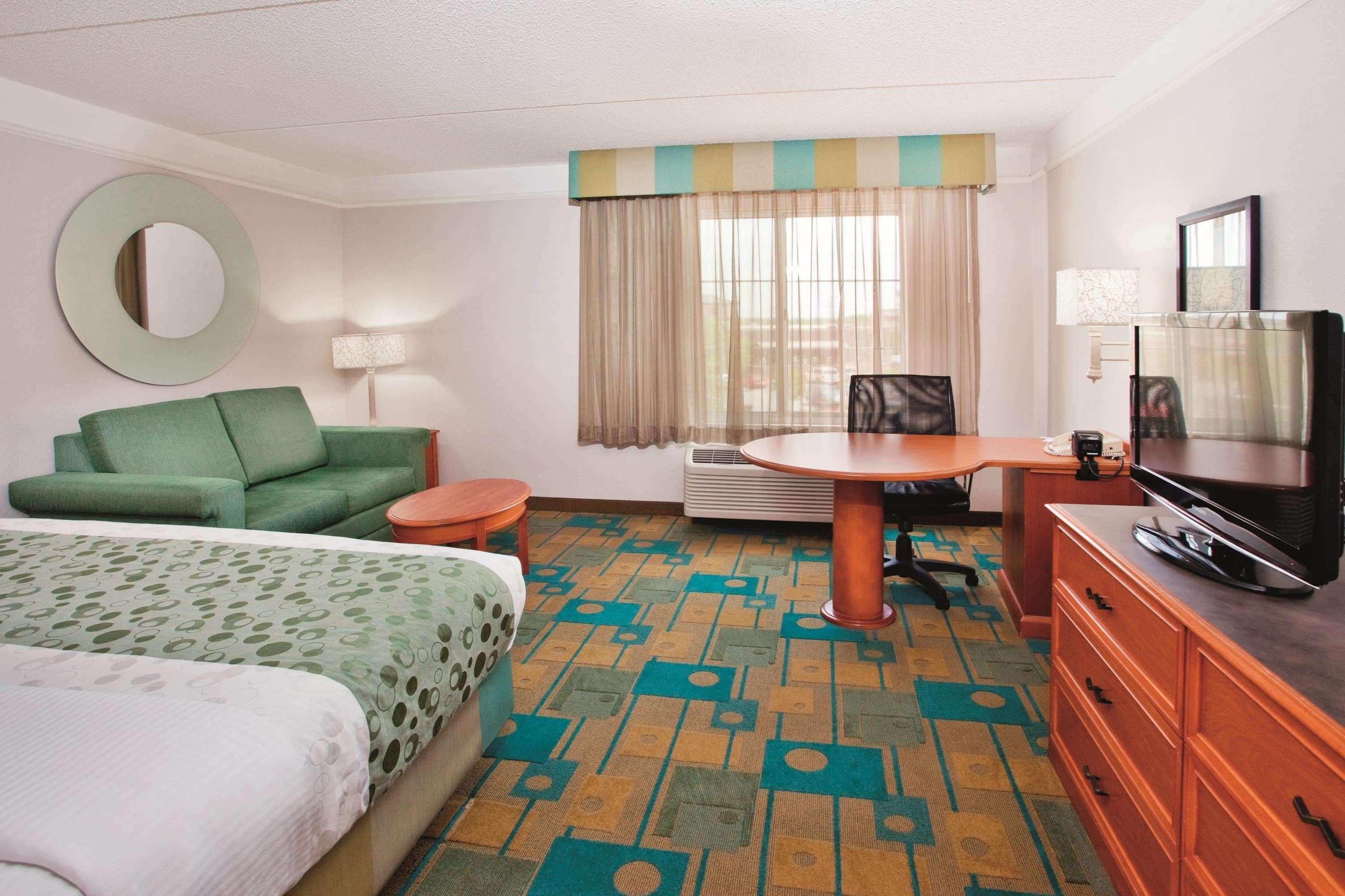 La Quinta By Wyndham Winston-Salem Hotel Exterior photo