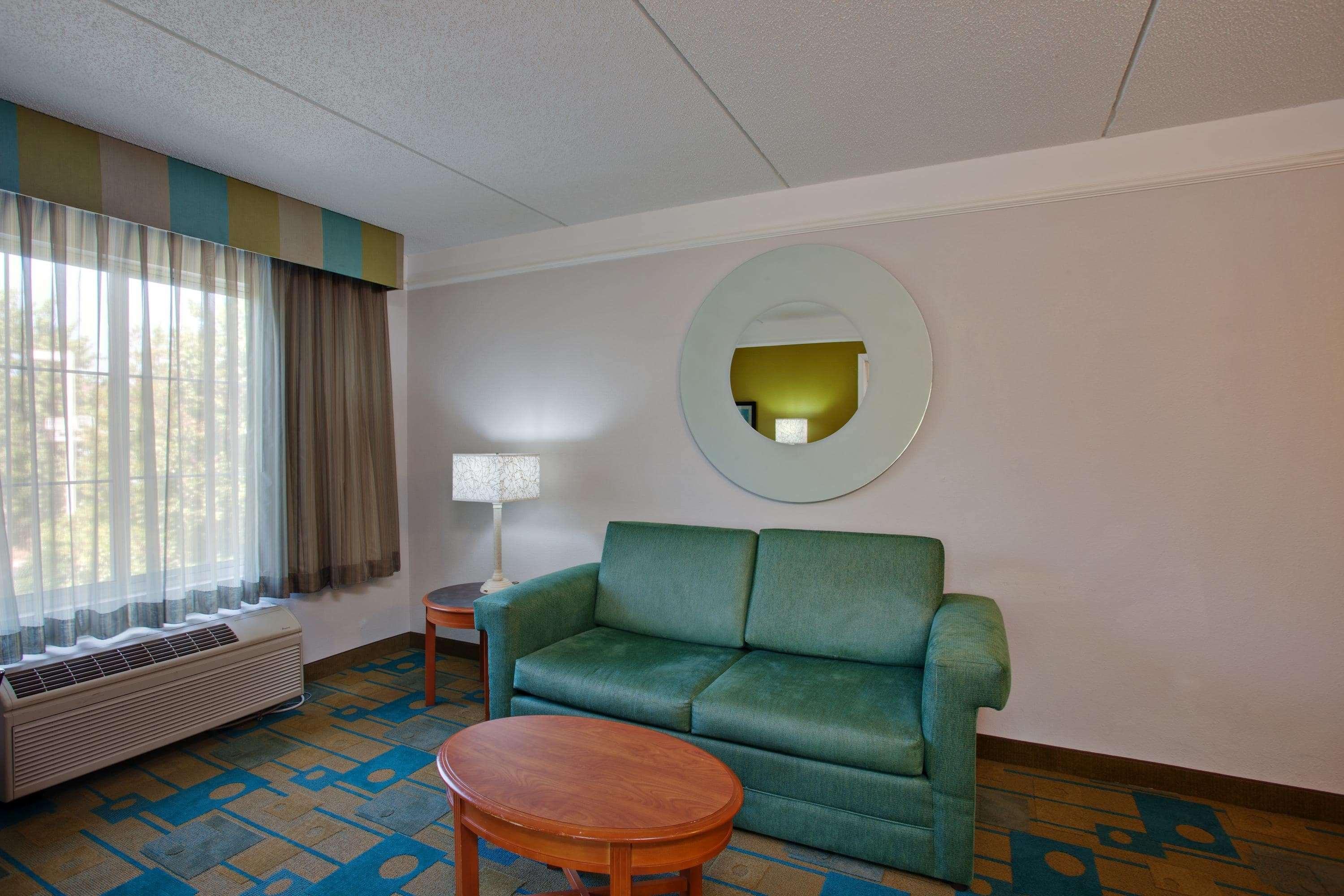 La Quinta By Wyndham Winston-Salem Hotel Exterior photo