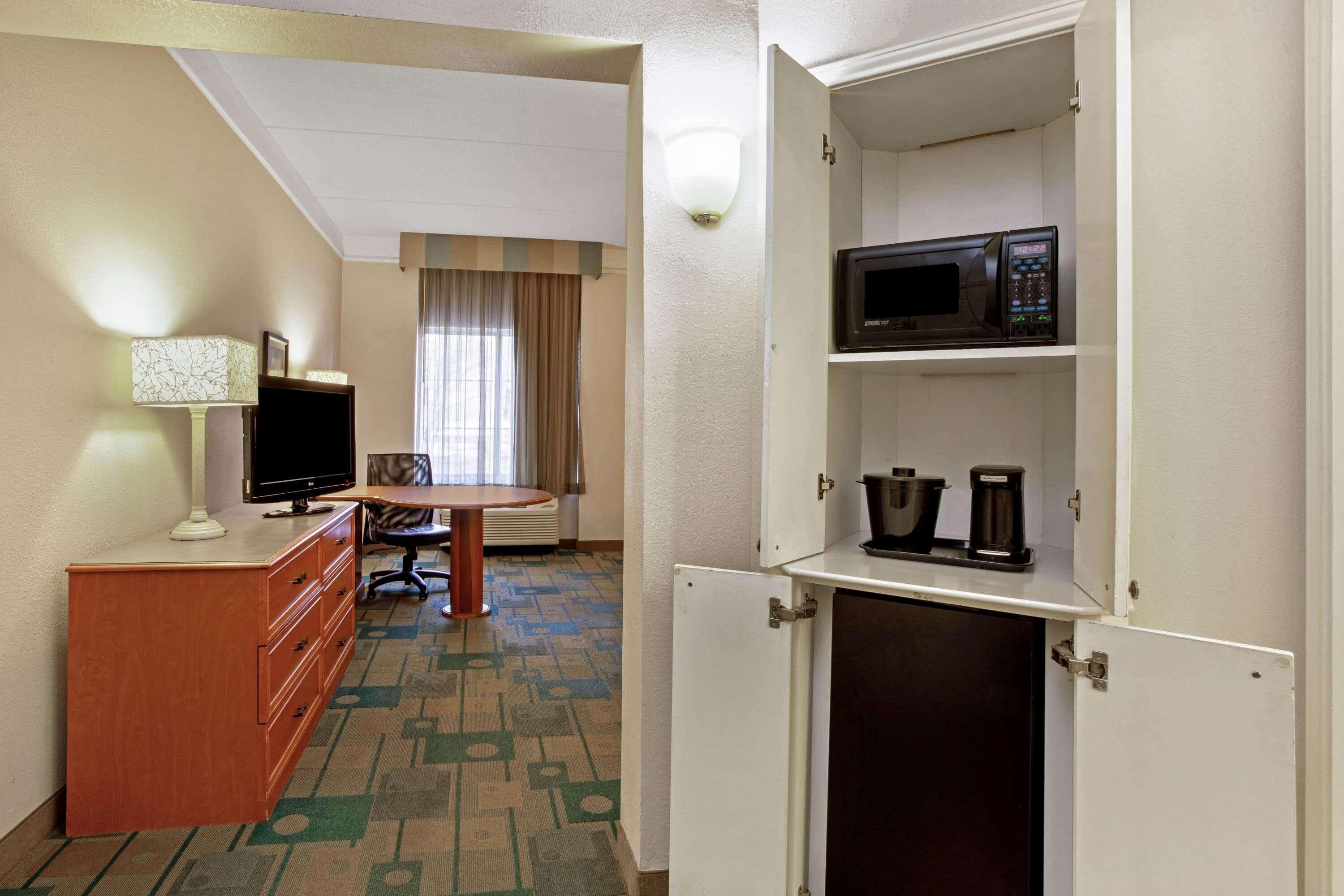 La Quinta By Wyndham Winston-Salem Hotel Exterior photo