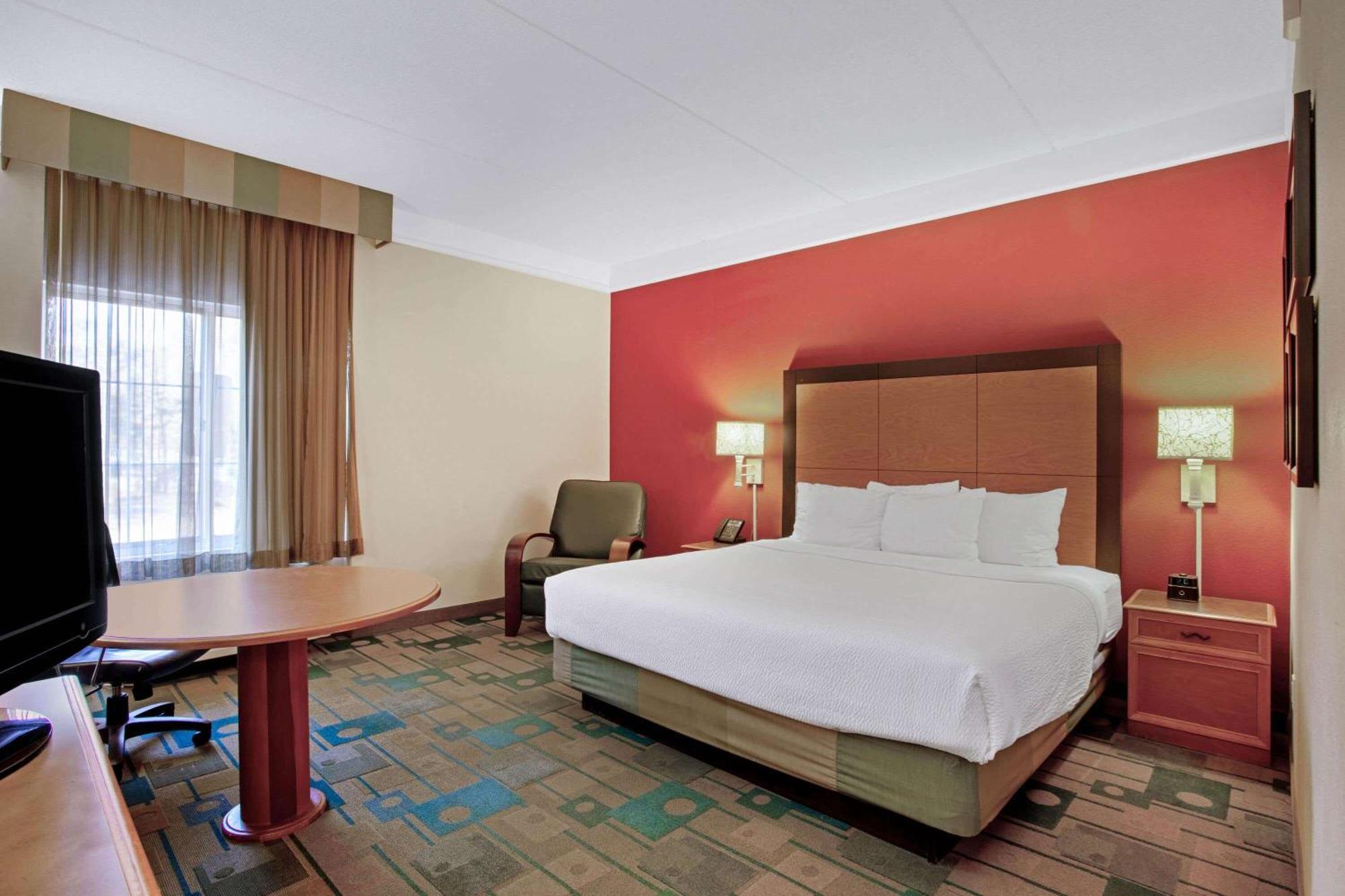 La Quinta By Wyndham Winston-Salem Hotel Exterior photo